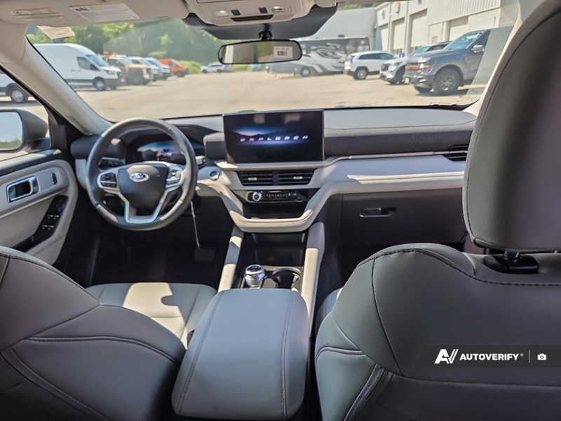 2026 Ford Explorer Active W/200A Pkg 4WD