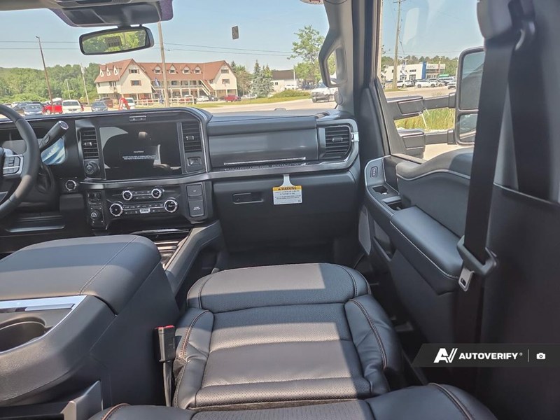 2026 Ford Super Duty F-350 Srw Lariat 4WD Crew Cab 6.75' Box