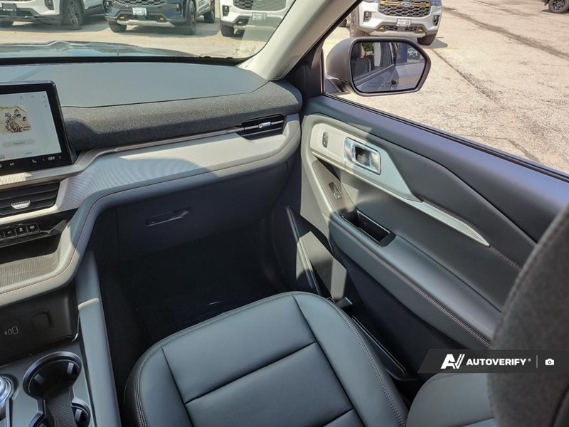 2026 Ford Explorer Active W/200A Pkg 4WD