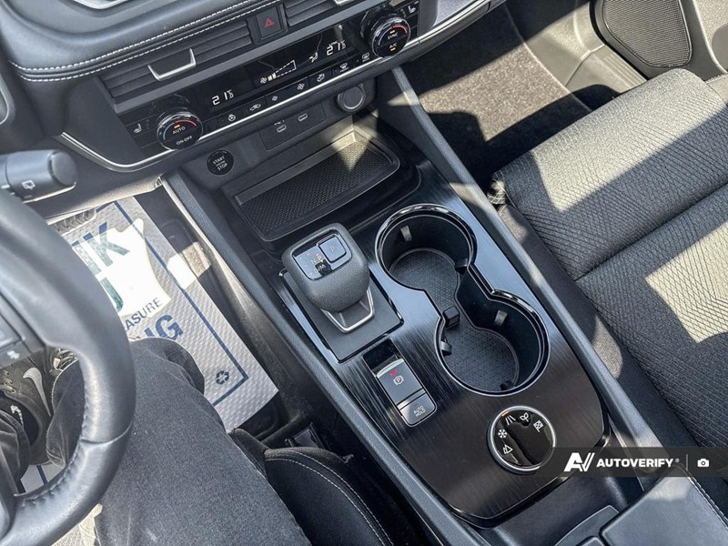 2024 Nissan Rogue AWD SV Moonroof