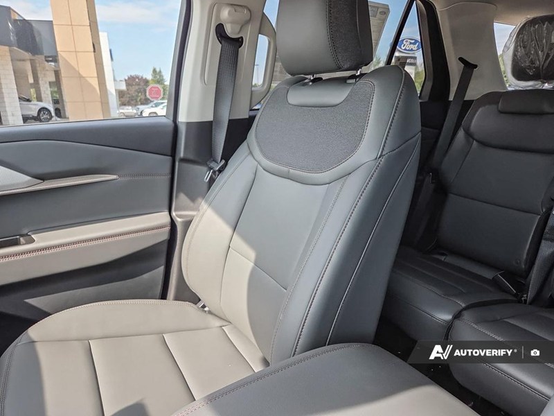 2026 Ford Explorer Active W/200A Pkg 4WD