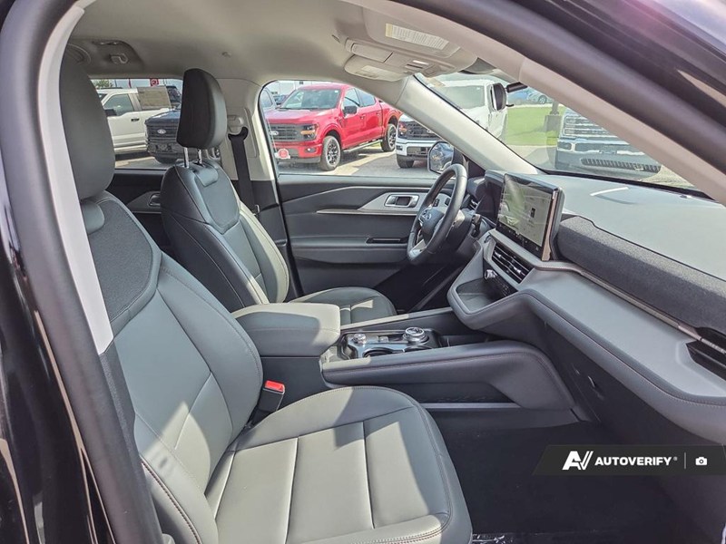 2026 Ford Explorer Active W/200A Pkg 4WD