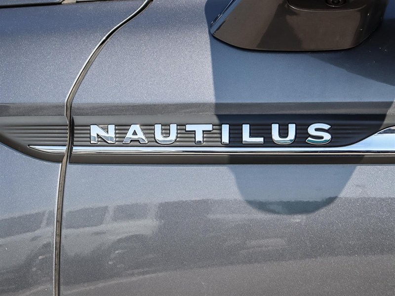 2022 Lincoln Nautilus Reserve AWD