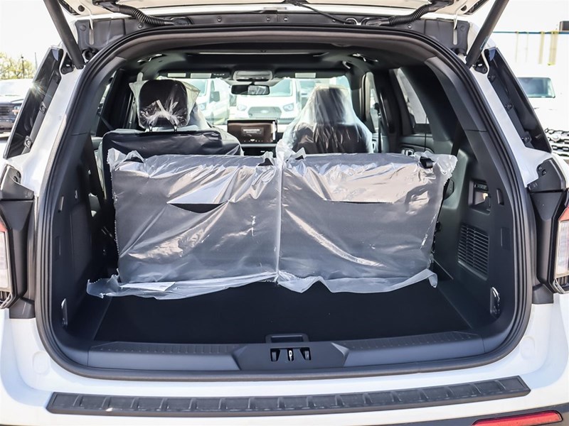 2026 Ford Explorer Platinum 4WD