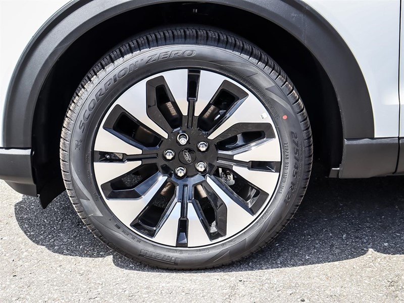 2026 Ford Explorer Platinum 4WD