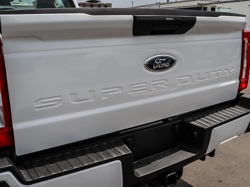 2026 Ford F-250 XL 4WD Reg Cab 8' Box