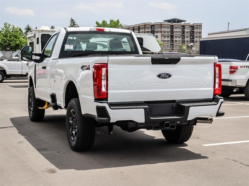 2026 Ford F-250 XL 4WD Reg Cab 8' Box