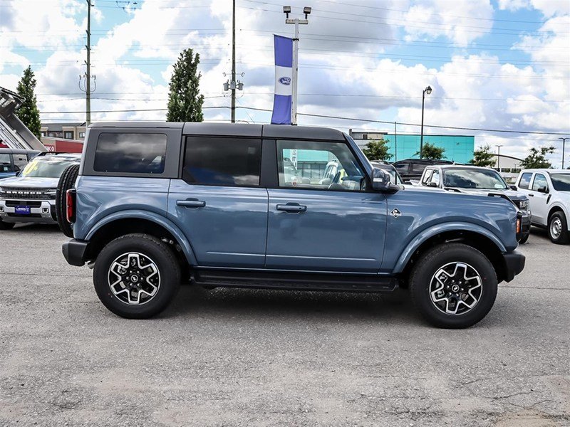 2025 Ford Bronco Outer Banks 4 Door 4X4
