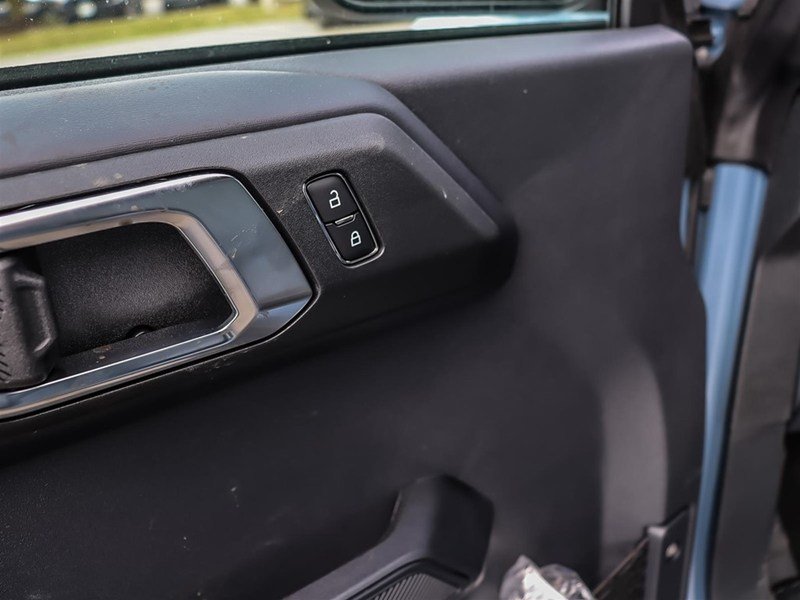 2025 Ford Bronco Outer Banks 4 Door 4X4