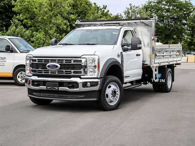 2026 Ford Super Duty F-550 Drw XL 4WD Reg Cab 145