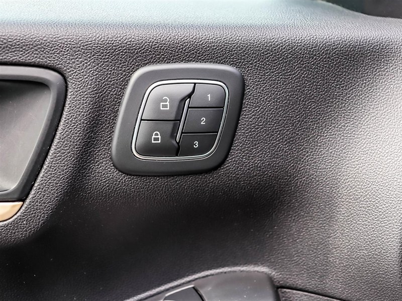 2021 Ford Escape Titanium Hybrid AWD