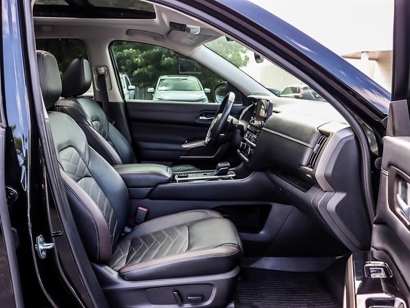 2022 Nissan Pathfinder Platinum 4WD