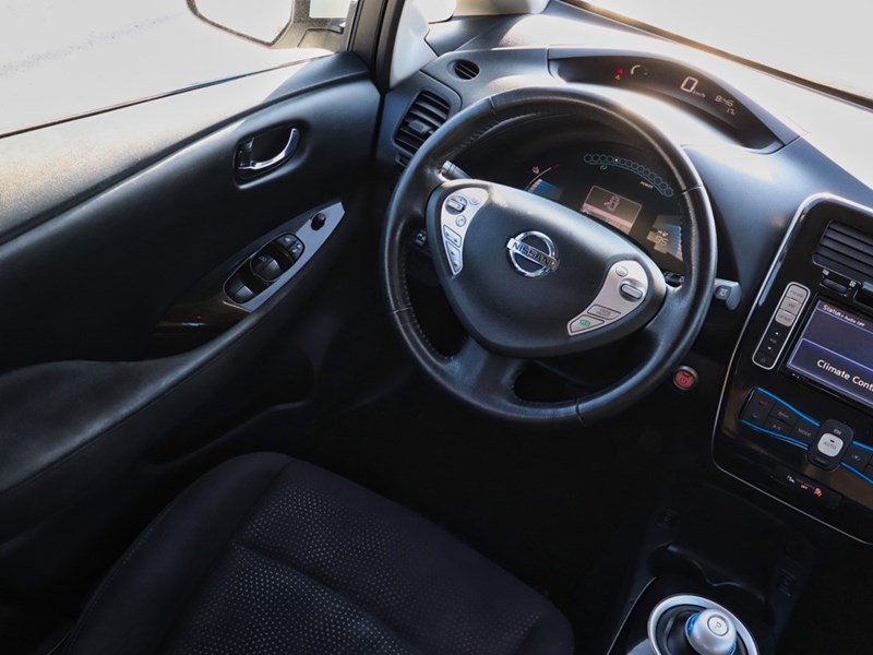 2015 Nissan LEAF SV | Push Button Start | Fast Charging | Bluetooth