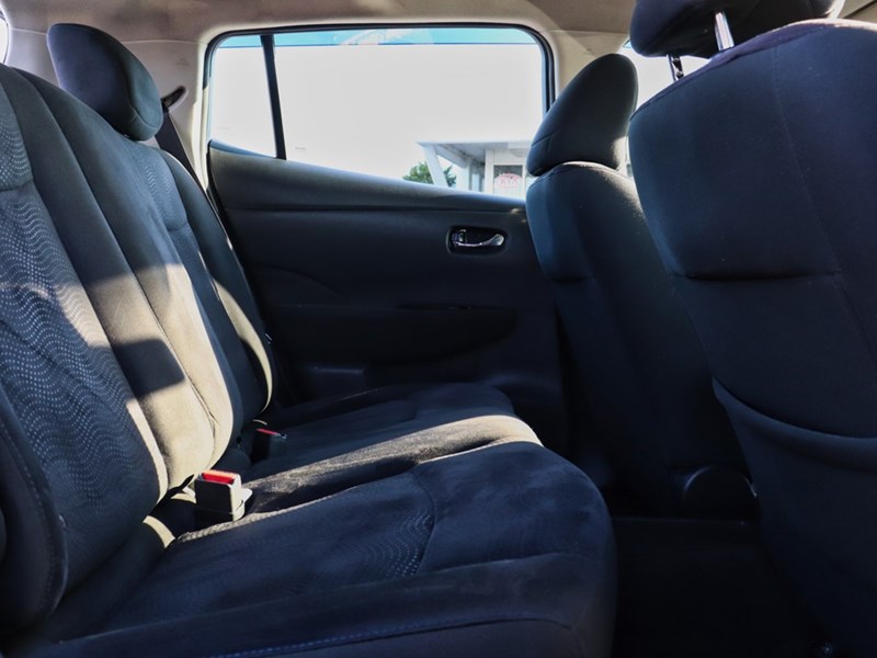 2015 Nissan LEAF SV | Push Button Start | Fast Charging | Bluetooth