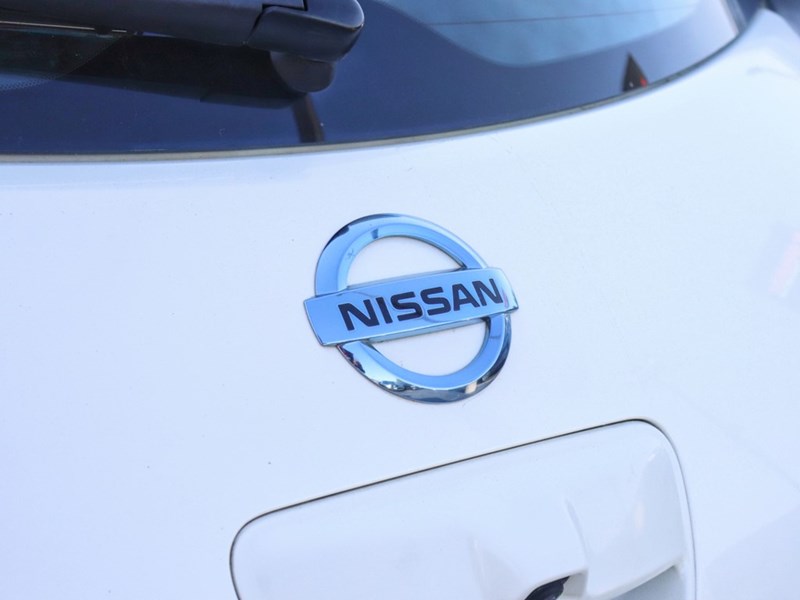 2015 Nissan LEAF SV | Push Button Start | Fast Charging | Bluetooth