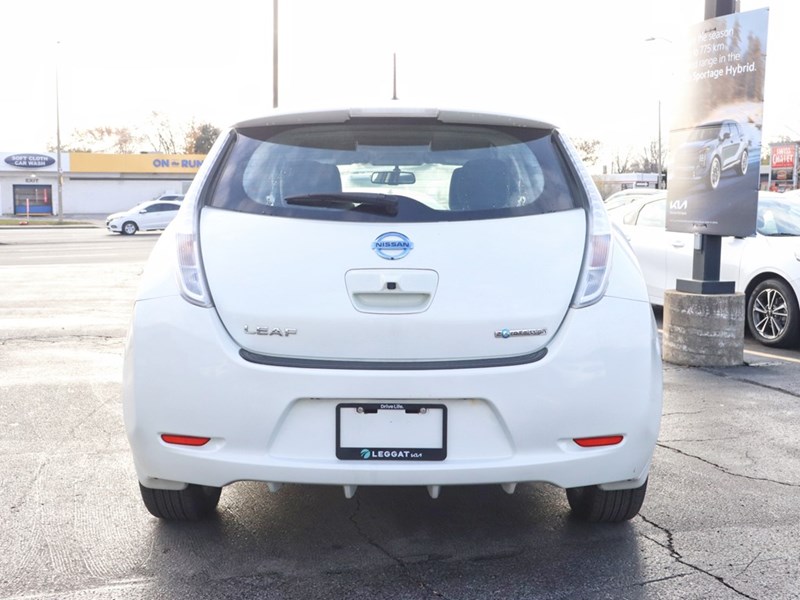 2015 Nissan LEAF SV | Push Button Start | Fast Charging | Bluetooth