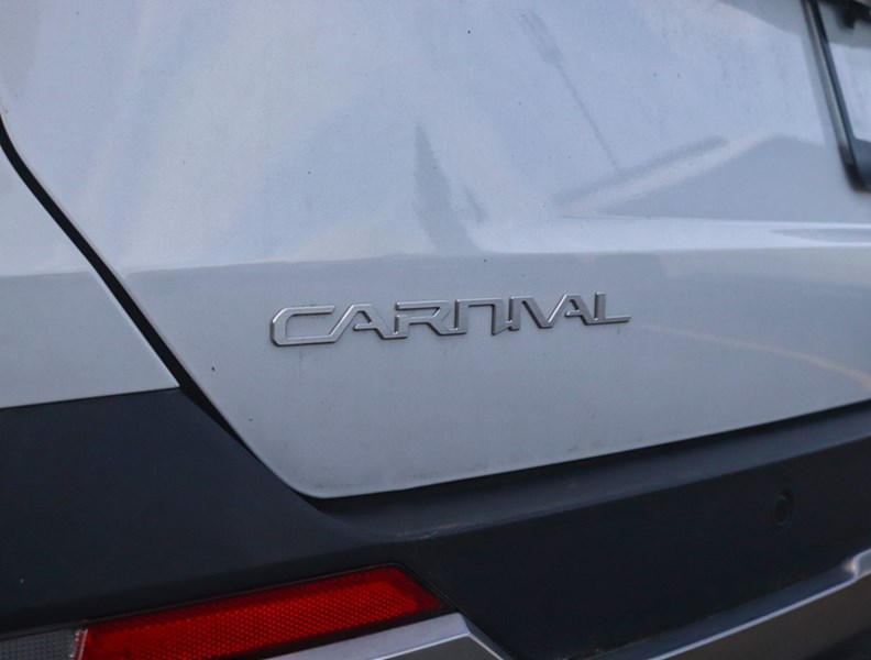 2025 Kia Carnival Hev 1000 Km/Tank/Best In Class 3 Row/Bought Here