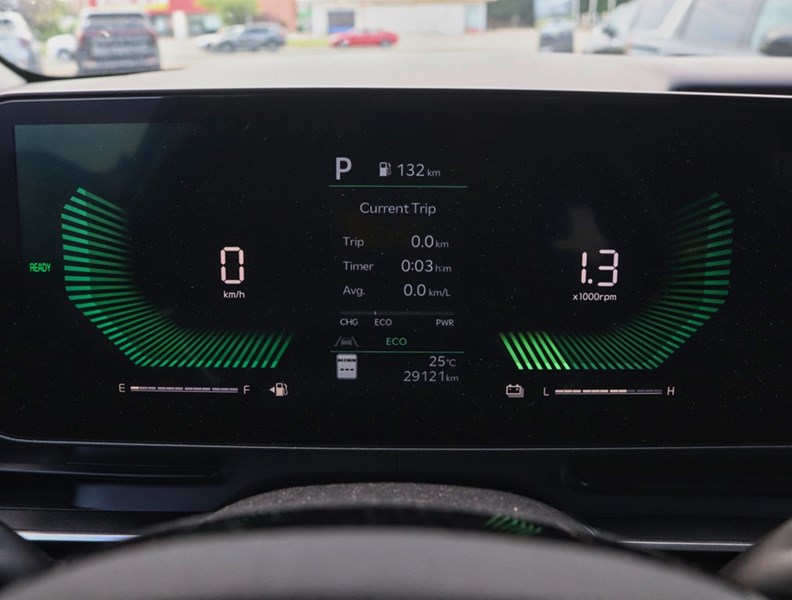 2025 Kia Carnival Hev 1000 Km/Tank/Best In Class 3 Row/Bought Here