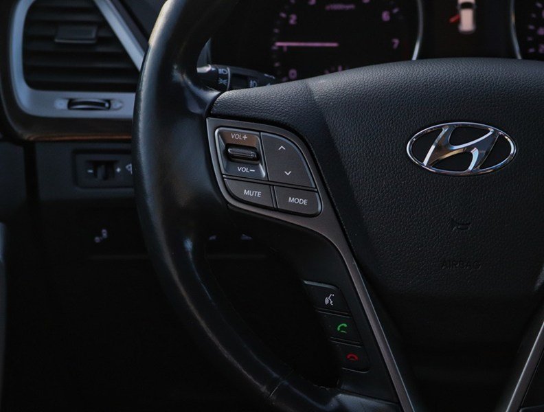 2017 Hyundai Santa Fe Xl 2017 Hyundai Santa Fe XL V6 | One Owner | Clean Ti