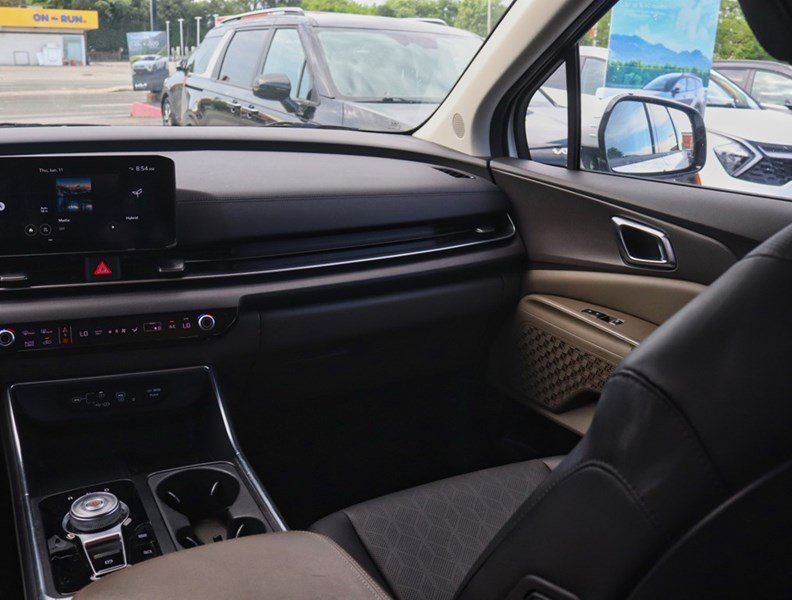 2025 Kia Carnival Hev 1000 Km/Tank/Best In Class 3 Row/Bought Here