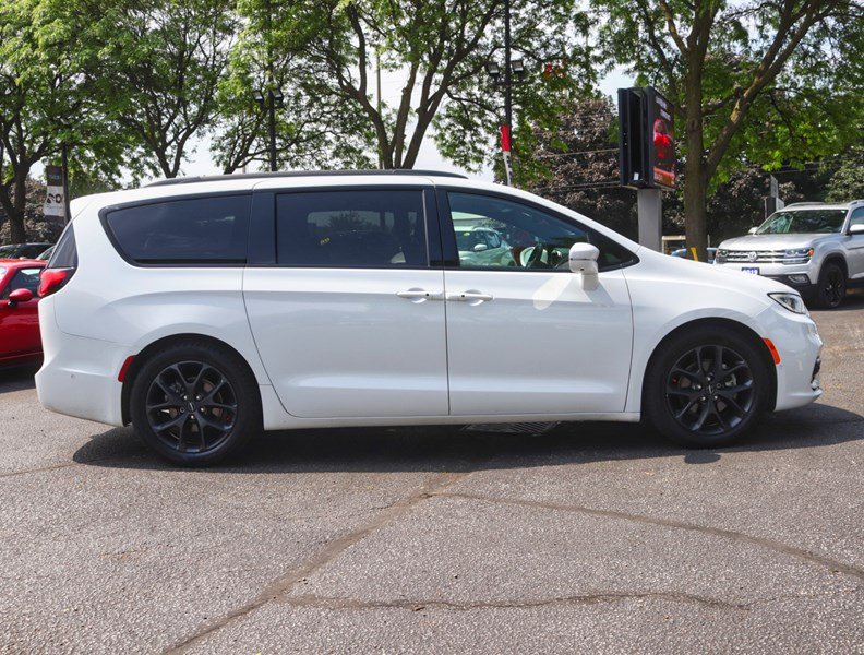 2022 Chrysler Pacifica Limited