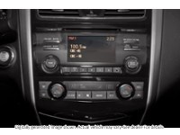 2013 Nissan Altima 4Dr Sdn I4 CVT 2.5 SL Interior Shot 2