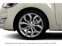 2013 Hyundai Veloster 3Dr Cpe Auto W/Tech Exterior Shot 5